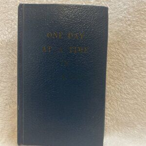One‎ Day At A Time In Al-Anon Hardback Book Addiction Alcoholism Vintage 1985